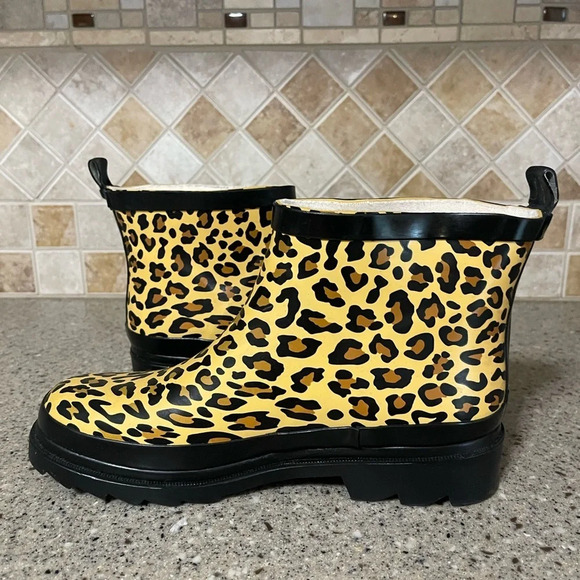 Via Rosa Women’s Leopard Print Ankle Height Rain Boots Size 6 - Picture 3 of 10
